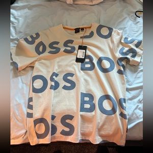 NWT’s Hugo Boss Relaxed Fit T Shirt Men’s Size Large